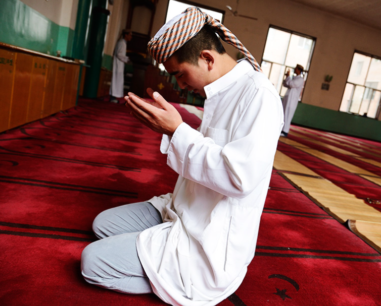 A Premium Online Platform for Authentic Quran Recitation Streaming & Download